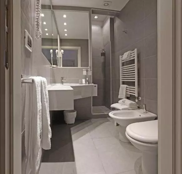 Comfort Kolmen Hengen Huone, Europa Monetti