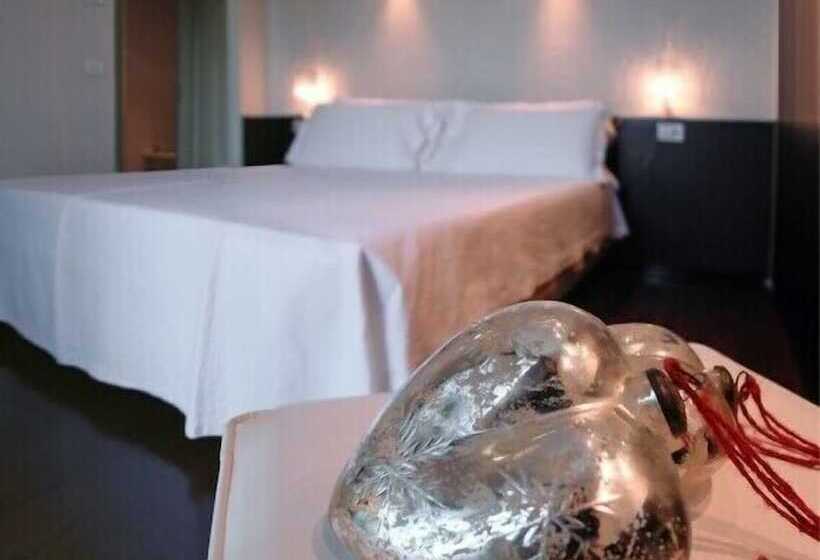 חדר סופריור, Europa Monetti