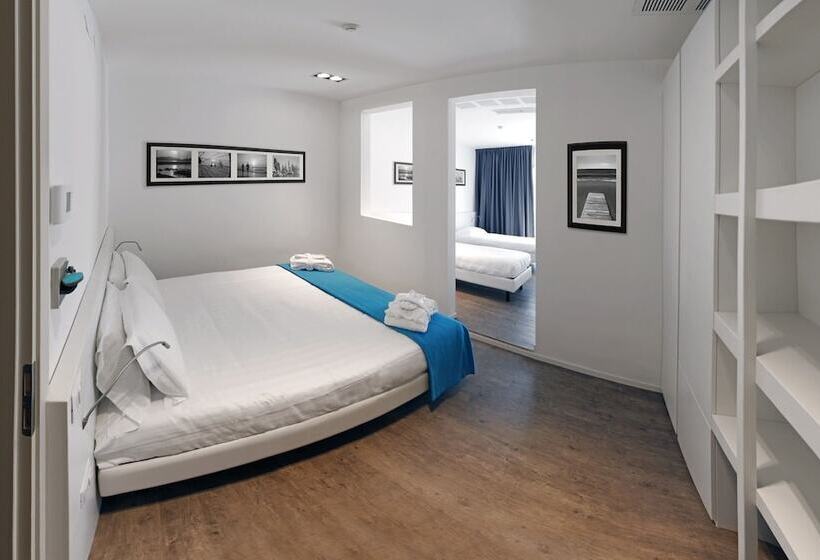 חדר משפחתי, Europa Monetti