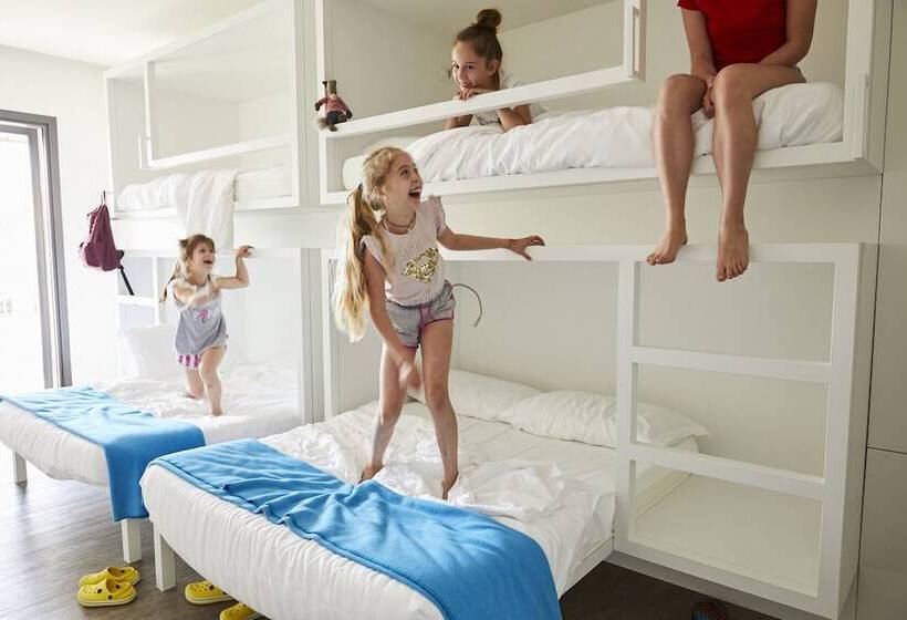 סוויטה משפחתית, Europa Monetti