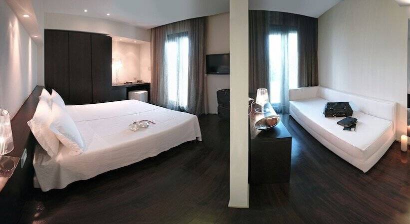 סוויטת ג'וניור, Europa Monetti