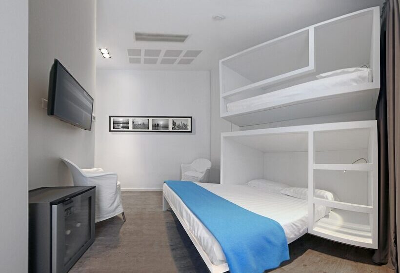 סוויטת ג'וניור, Europa Monetti