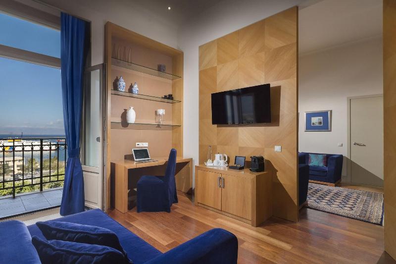 바다 전망 스위트, Gdm Megaron, Historical Monument