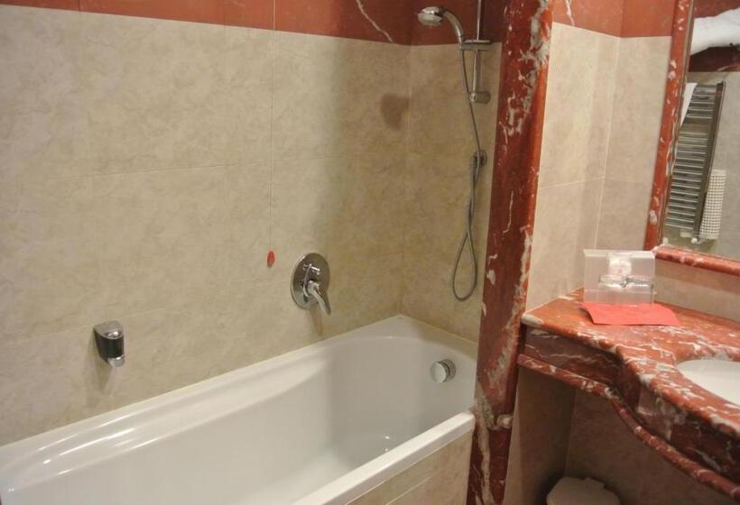 غرفة قياسية, Grand Hotel La Chiusa Di Chietri