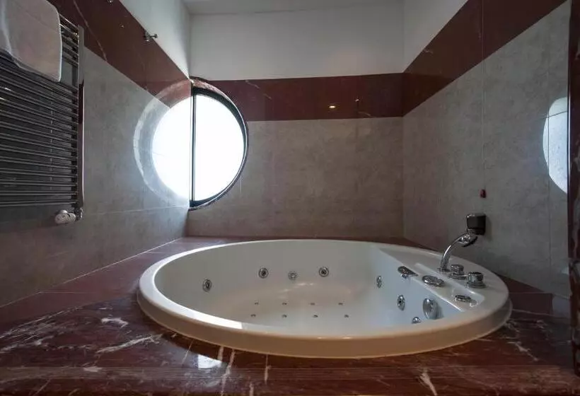 デラックスジュニアスイート, Grand Hotel La Chiusa Di Chietri