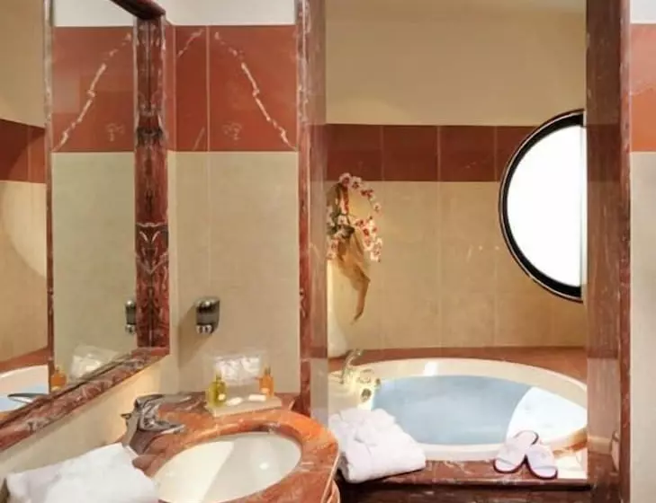 デラックスジュニアスイート, Grand Hotel La Chiusa Di Chietri