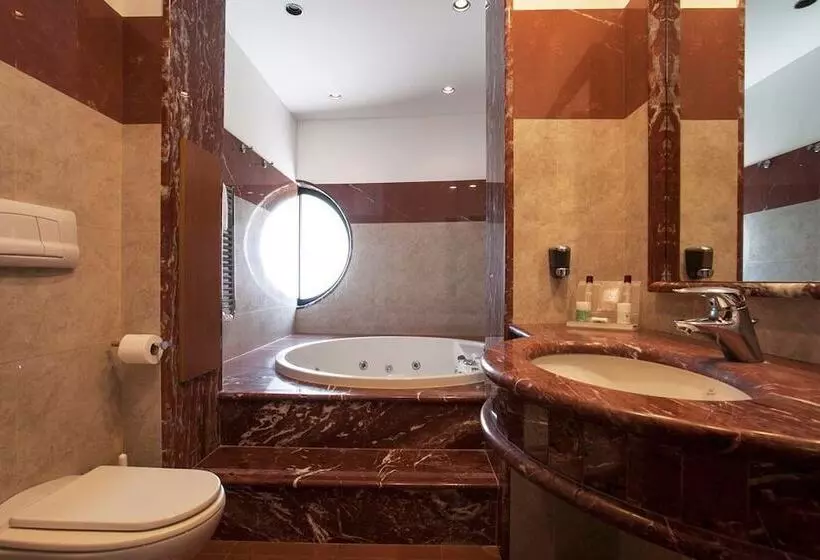 デラックスジュニアスイート, Grand Hotel La Chiusa Di Chietri
