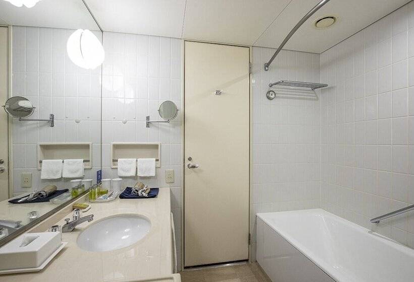 Номер Deluxe, Hilton Tokyo Narita Airport