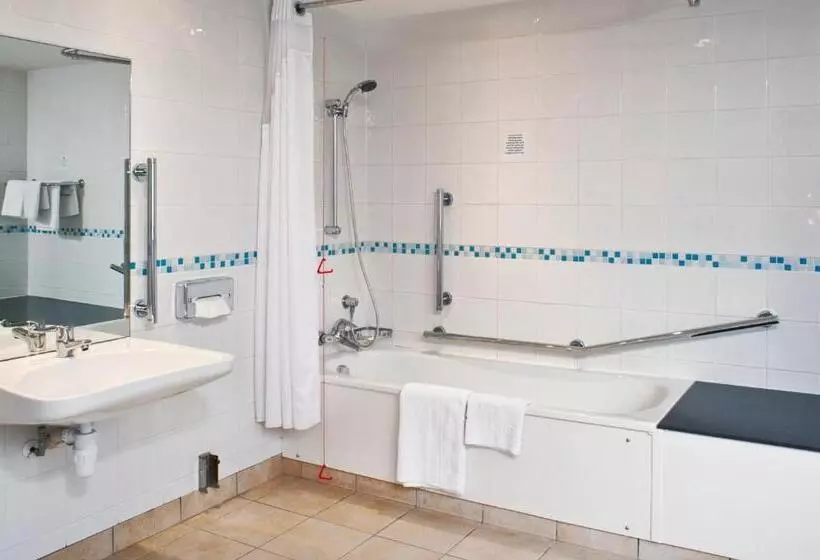 身障者適用スタンダードルーム, Holiday Inn Maidstone Sevenoaks, An Ihg