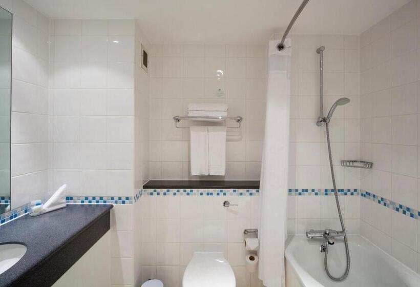 패밀리 룸, Holiday Inn Maidstone Sevenoaks, An Ihg