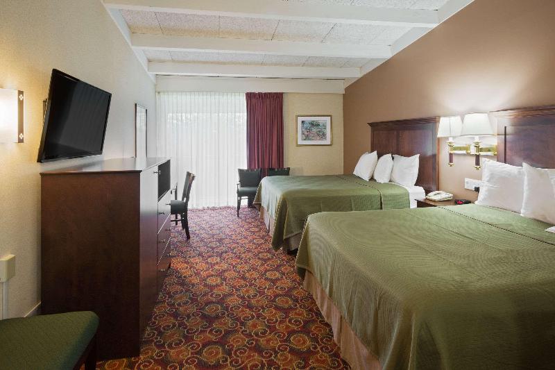Номер Стандарт, Howard Johnson  By Wyndham Toms River