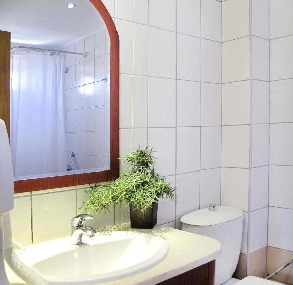 جناح عائلي, Lesse