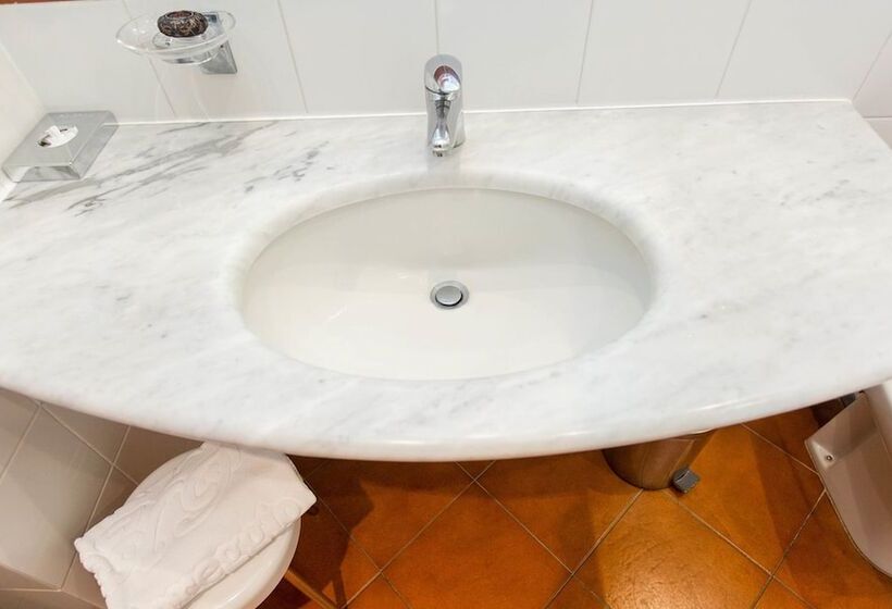 غرفة سوبيريور ذات إطلالة جانبية على البحر, President