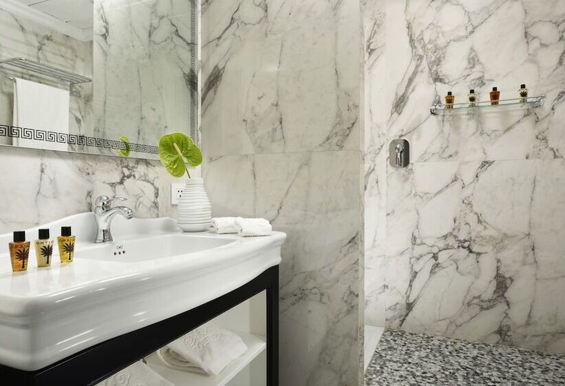 غرفة قياسية مطلّة علي البحر مزوَّدة بشُرفة, President