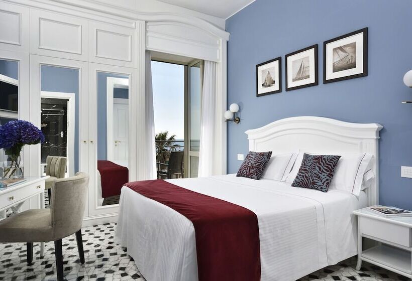 غرفة قياسية مطلّة علي البحر مزوَّدة بشُرفة, President