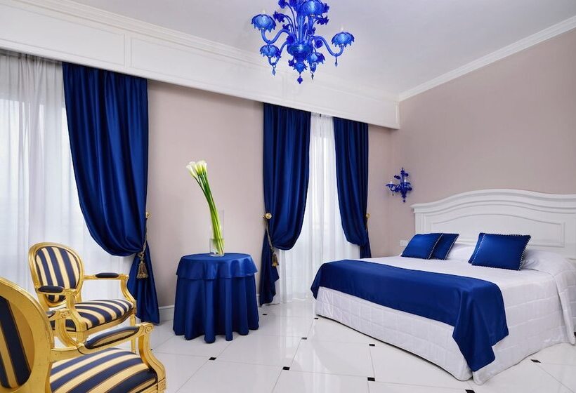 غرفة قياسية مزوَّدة بشُرفة إطلالة جانبية علي البحر, President