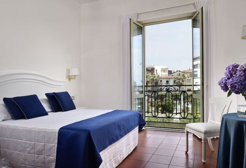 غرفة سوبيريور ذات إطلالة جانبية على البحر, President