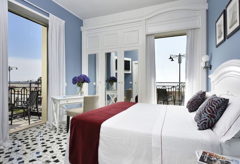 غرفة قياسية مطلّة علي البحر مزوَّدة بشُرفة, President