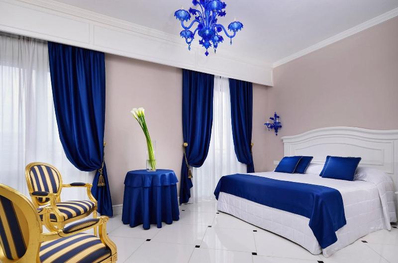 غرفة قياسية إطلالة جانبية علي البحر, President