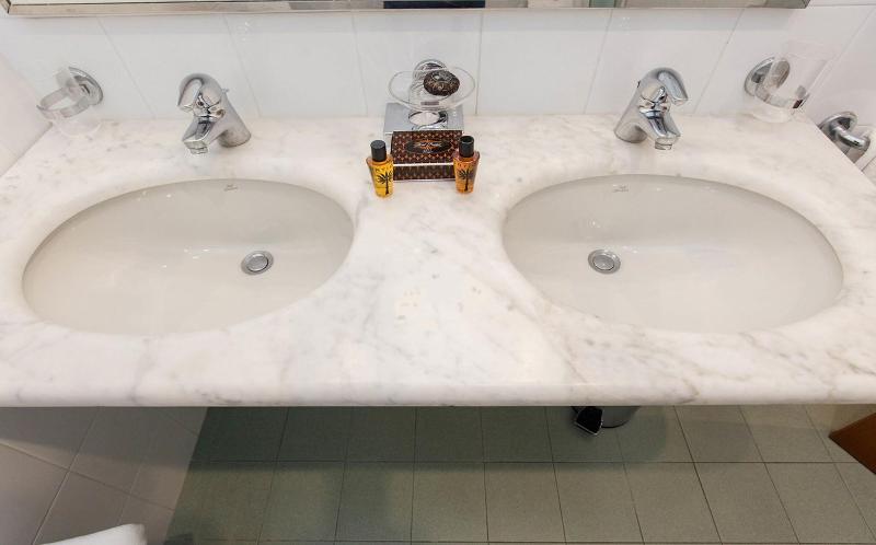 غرفة كلاسيكية, President