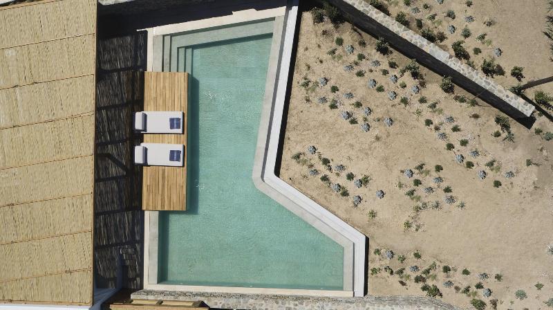 غرفة قياسية مطلّة علي البحر, President