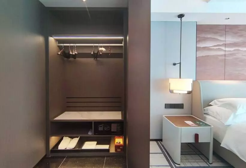 キングサイズベッドのスタンダードルーム, Swissôtel Shenyang
