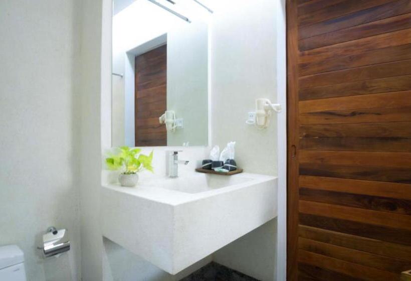 Deluxe room with river view, Almond Hotel Bassac River