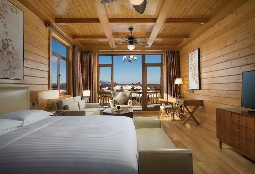 キングサイズベッドのスタンダードルーム, Swissôtel Resort Changbaishan