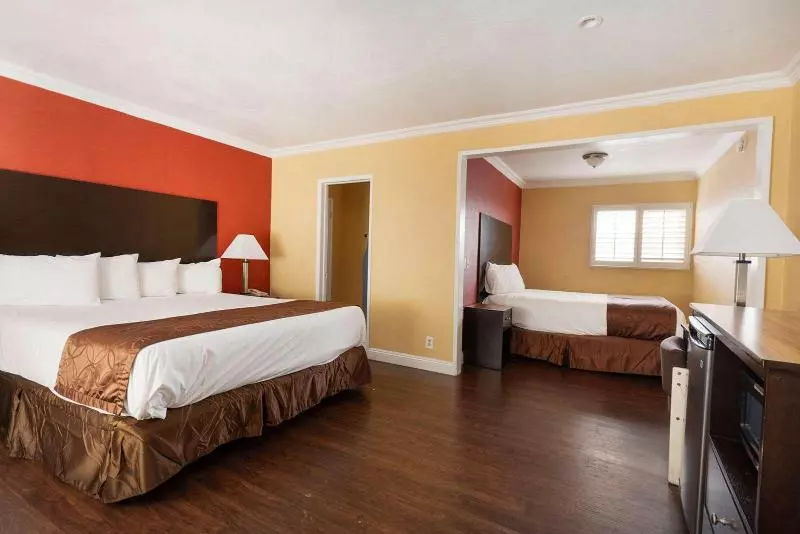 اتاق لوکس, Americas Best Value Inn & Suites Anaheim