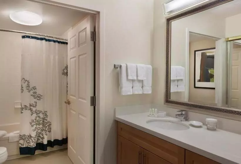 سوئیت 2 خوابه, Cambridge Suites Mississauga