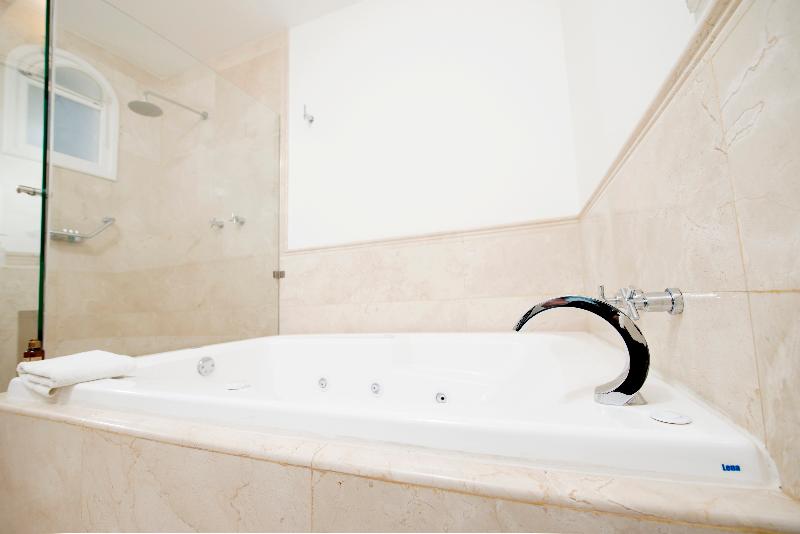 Полулюкс Повышенной Комфортности, Casa Bonita Hotel & Luxury Residence