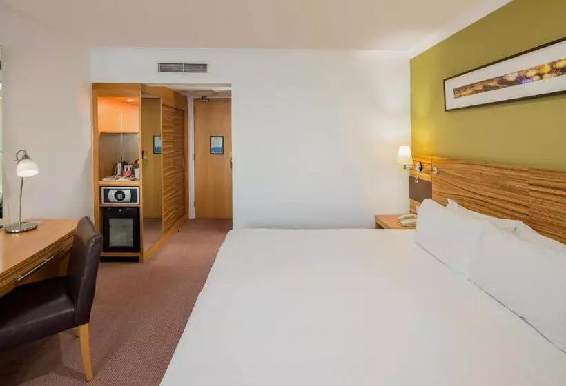キングサイズベッドのスタンダードルーム, Crowne Plaza Chester, An Ihg