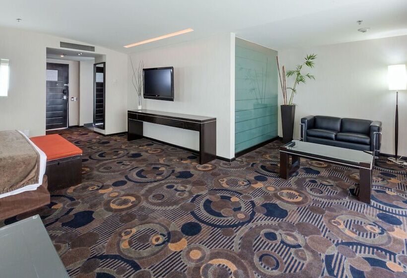 ジュニアスイート, Crowne Plaza Toluca   Lancaster, An Ihg