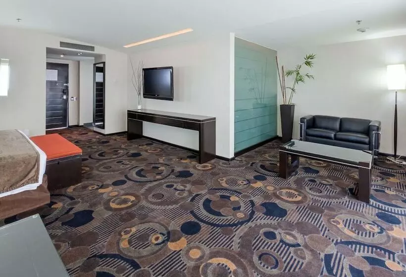 ジュニアスイート, Crowne Plaza Toluca   Lancaster, An Ihg