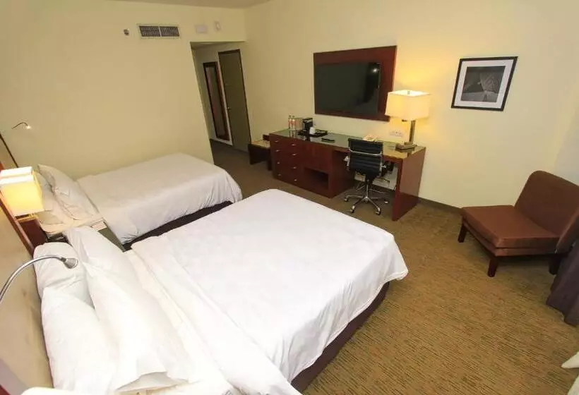اتاق استاندارد با 2 تخت دوبل, Holiday Inn Leon, An Ihg