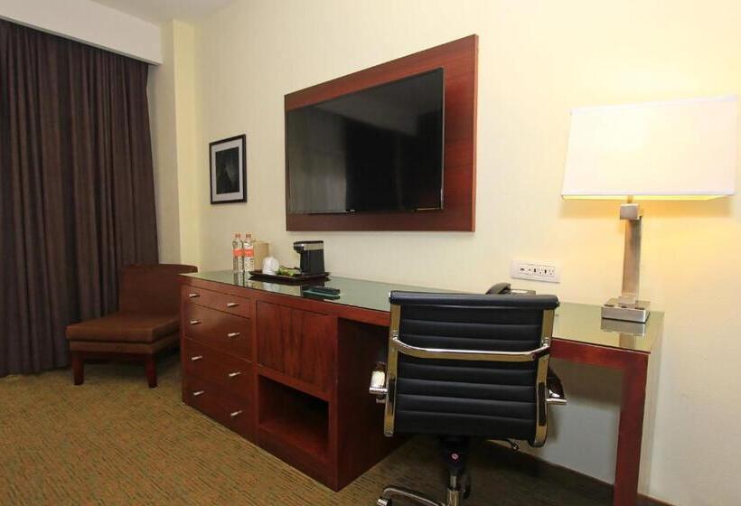 غرفة قياسية لذوى الاحتياجات الخاصة, Holiday Inn Leon, An Ihg