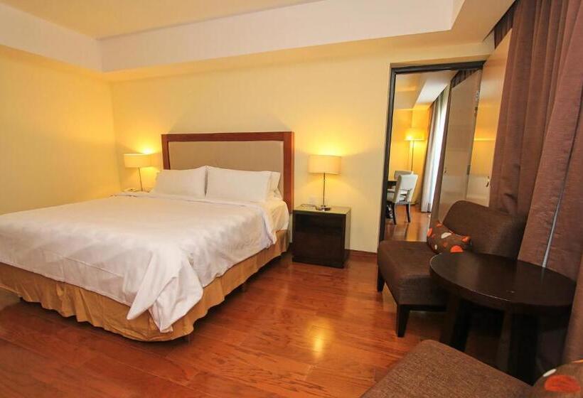キングサイズベッドのスイートルーム, Holiday Inn Leon, An Ihg
