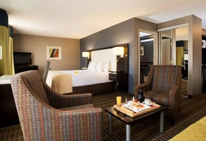 سوییت, Holiday Inn & Suites Mississauga West   Meadowvale, An Ihg