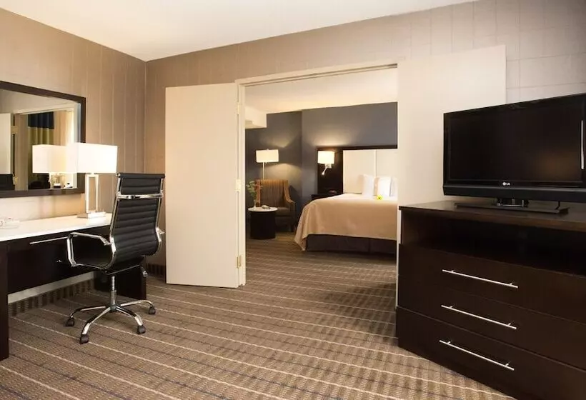 سوییت, Holiday Inn & Suites Mississauga West   Meadowvale, An Ihg
