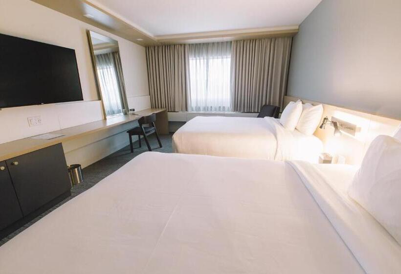 4인용 스탠다드 룸, Inn At The Forks