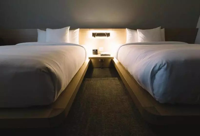 اتاق استاندارد چهار تخته, Inn At The Forks