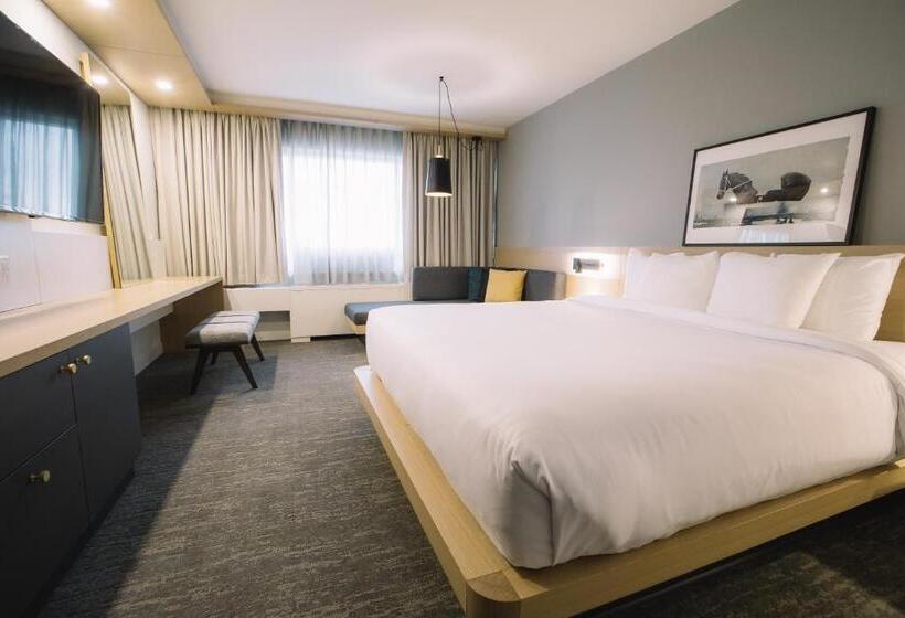 스탠다드 룸 킹사이즈 침대, Inn At The Forks