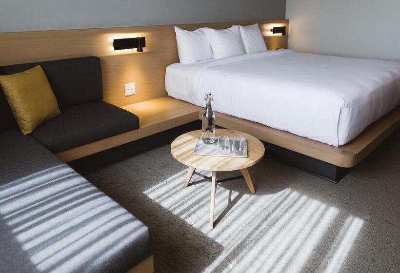 キングサイズベッドのデラックスルーム, Inn At The Forks