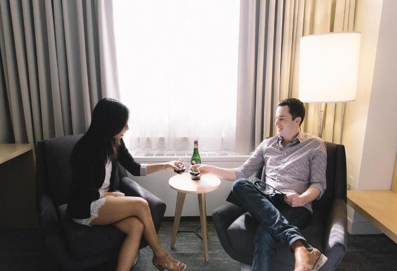 스탠다드 룸 킹사이즈 침대, Inn At The Forks