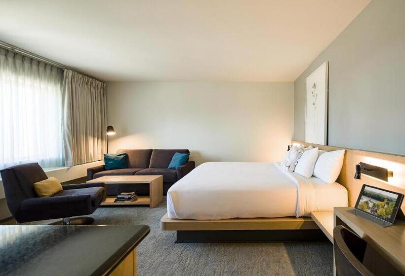 주니어 스위트, Inn At The Forks