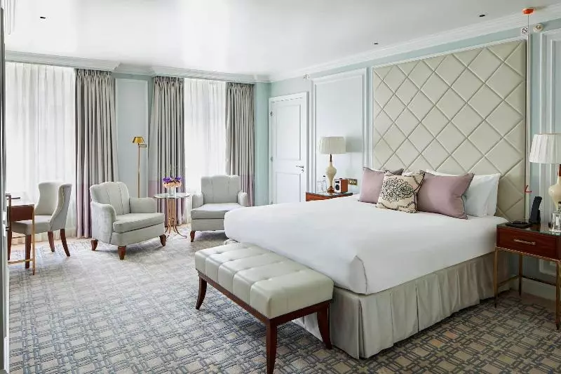 اتاق لوکس با تخت بزرگ, London Marriott Hotel Park Lane