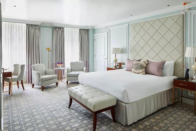 اتاق لوکس با تخت بزرگ, London Marriott Hotel Park Lane