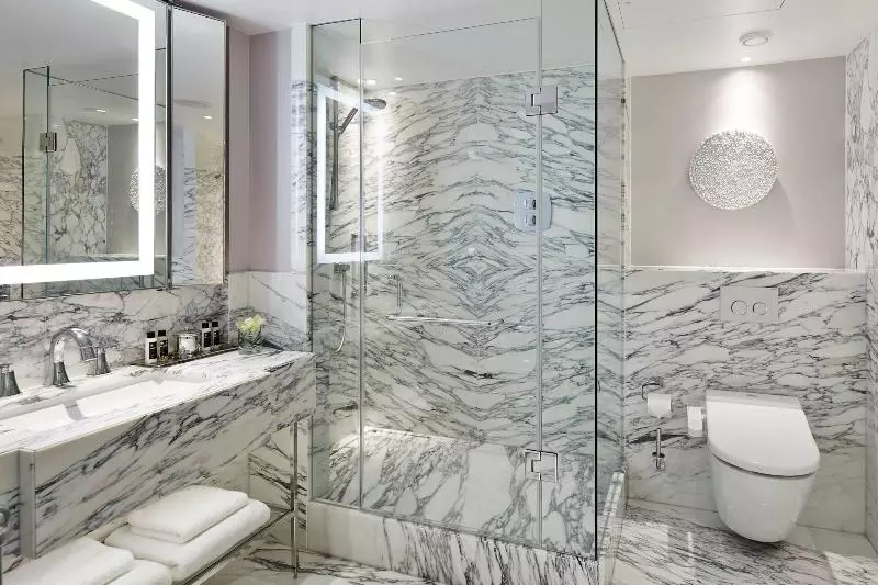 اتاق لوکس با تخت بزرگ, London Marriott Hotel Park Lane