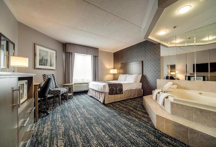 带按摩浴盆的套房, Monte Carlo Inn Brampton