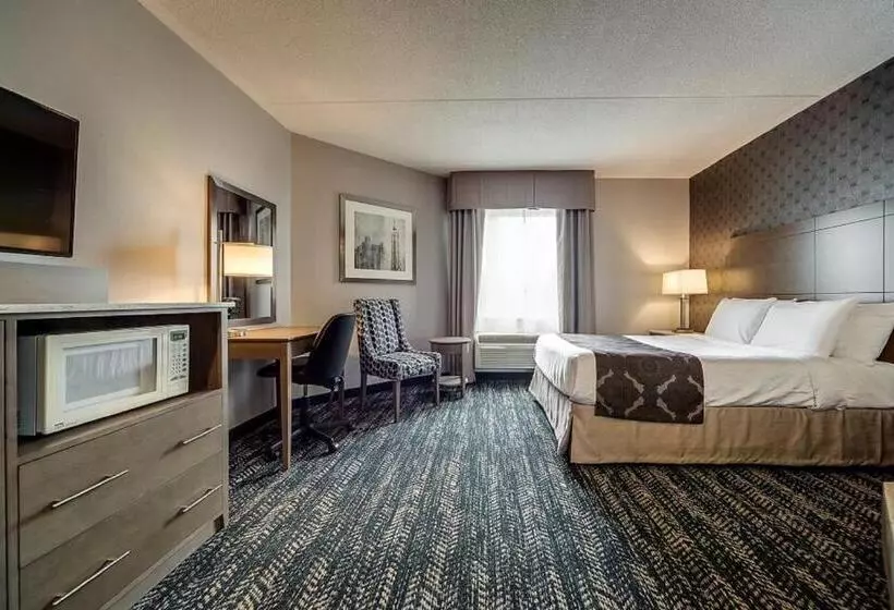 سوئیت با وان آب گرم, Monte Carlo Inn Brampton